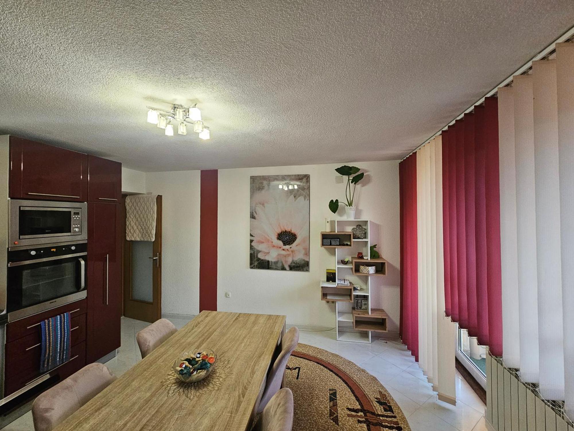Loorus Apartment Bihać Екстериор снимка